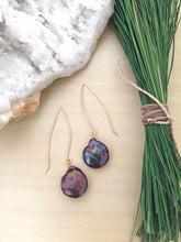 Load image into Gallery viewer, 14k Gold Fill and dark purple peacock freshwater pearl earrings 