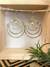 Load image into Gallery viewer, Triple hoop earrings